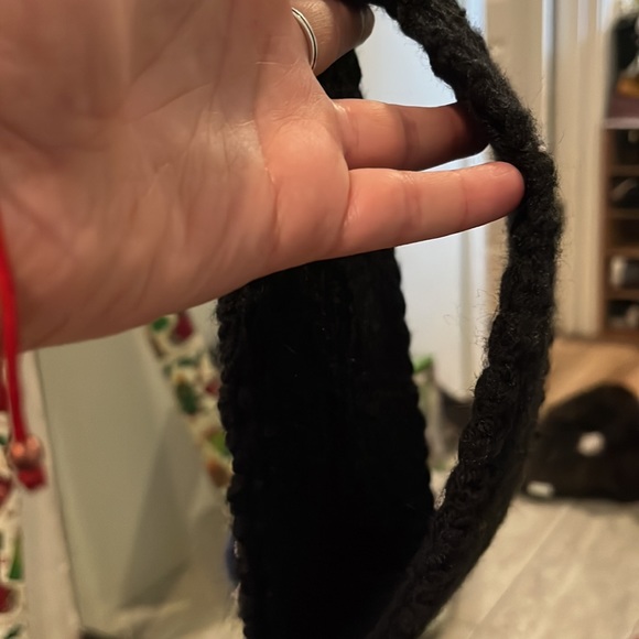 Great and stylish to keep your head and ears warm. - Picture 2 of 3